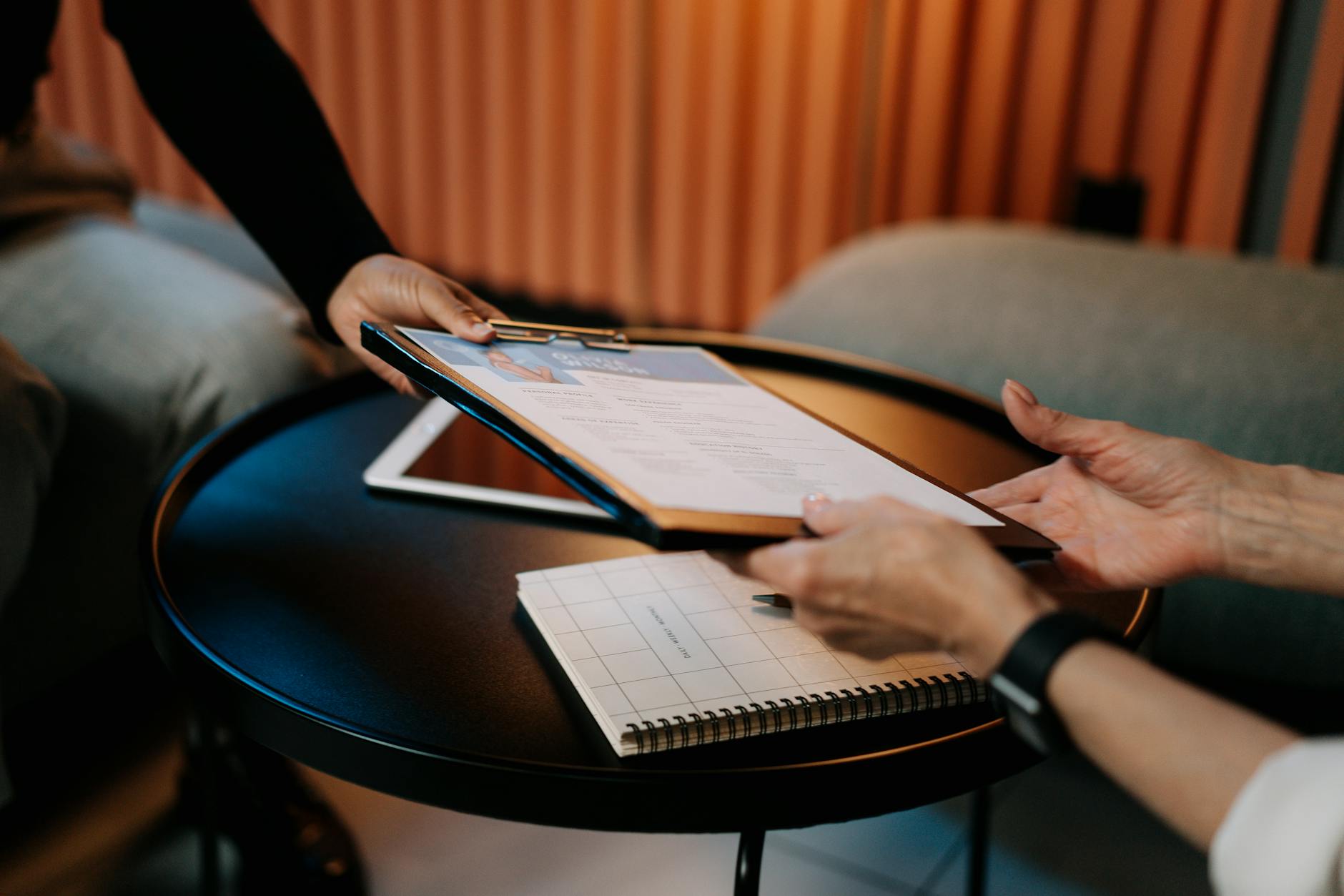 How to Use AI to Prepare for Interviews and Network Like a Pro